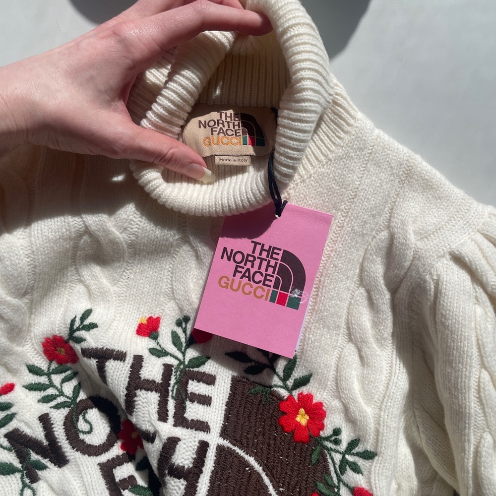 Gucci x The North Face Cream Cable-Knit Turtleneck Sweater with Floral Logo - Picture 4 of 7